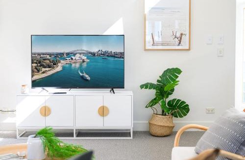 Balmain House | Cozy 5 BR Family Home in Balmain 4KM CBD