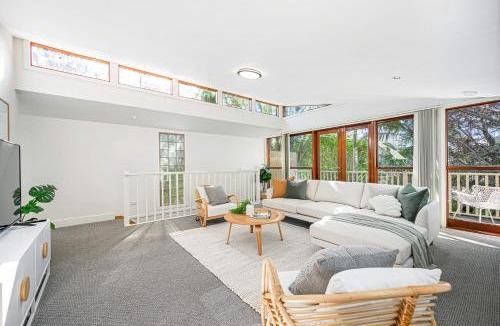 Balmain House | Cozy 5 BR Family Home in Balmain 4KM CBD