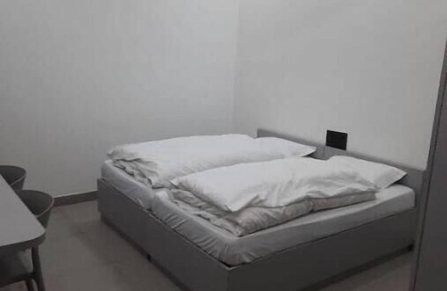 Agra Bed & Breakfast | Cozy Double Room Near Taj Mahal with Private Bathroom & Kitchenette