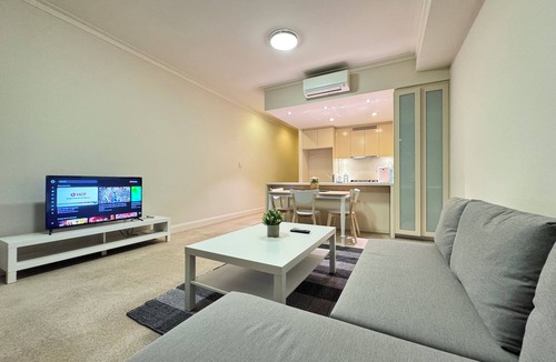 Rhodes Apartment | Cozy Entire Retreat home in Rhodes Free parking
