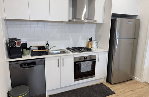 Menangle Park House | Cozy Family Escape for 8 | New Build Menangle Park