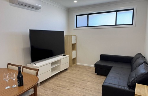 Menangle Park House | Cozy Family Escape for 8 | New Build Menangle Park