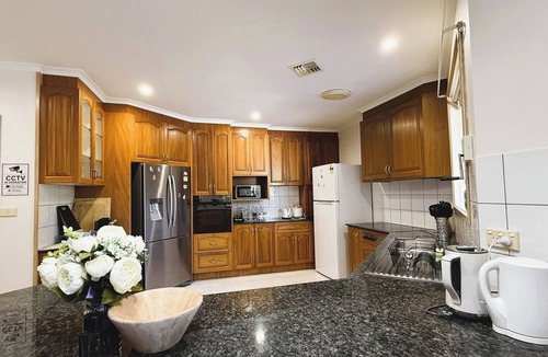Turner House | Cozy King Room | 5-Min Walk to ANU | Near City