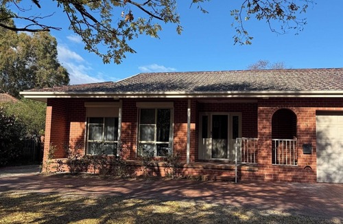 Turner House | Cozy King Room | 5-Min Walk to ANU | Close to City