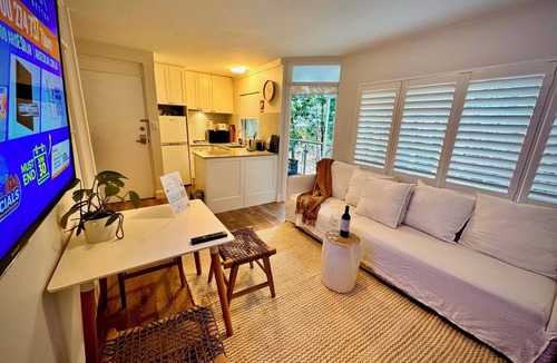 Manly Apartment | Cozy Manly Beachside Apartment