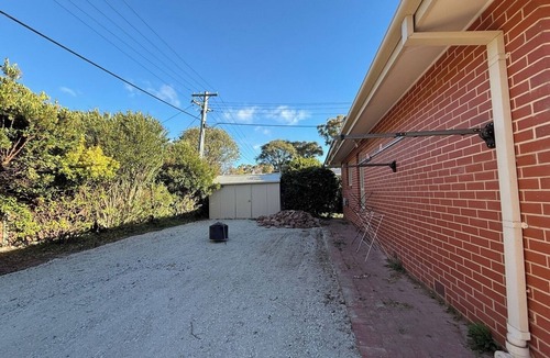 Turner House | Cozy Queen Room Near ANU and City Centre | Parking