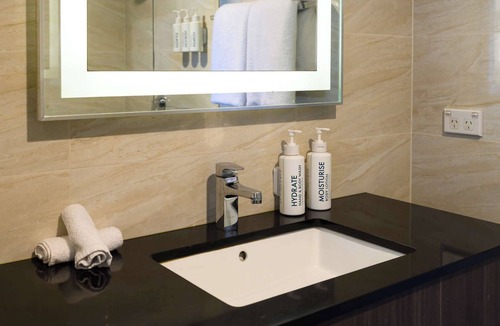 North Ryde Apartment | Cozy Studio Near Metro Macquarie Shopping Centre
