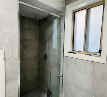 Revesby House | Cozy Twins Room with 2 Comfortable Single Beds