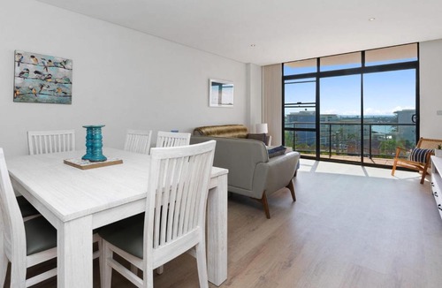 The Entrance House | Crystal Waters Unit 11