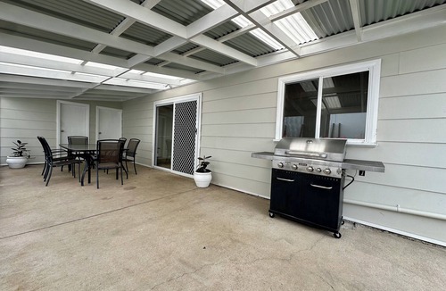 Young House | Currawong Corner Cottage