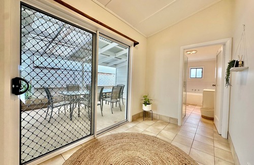 Young House | Currawong Corner Cottage