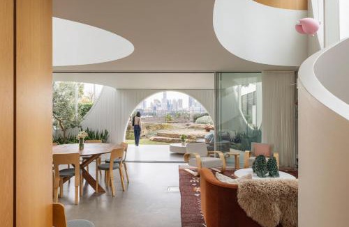 Glebe House | Curva, Glebe