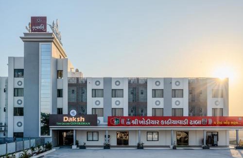 Dwarka Hotel | Daksh The Grand Goverdhan