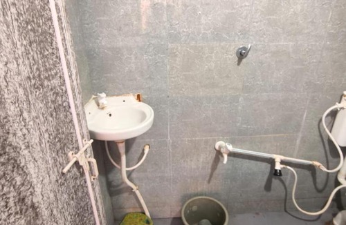 Dwarka House | damodar guest house