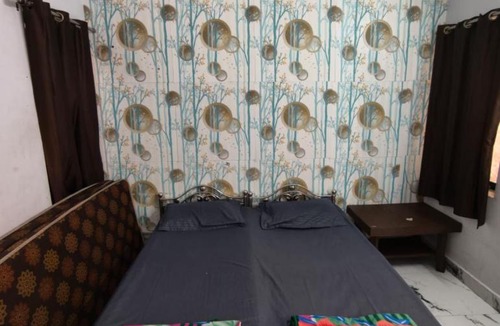 Dwarka House | damodar guest house