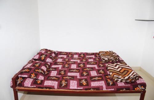 Akalkot House | Daneshwari Bhakt Niwas