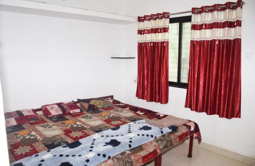 Akalkot House | Daneshwari Bhakt Niwas