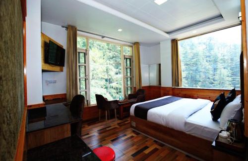 Baldeyan House | Decent Stays BnB in NEW SIMLA - 3BHK apartments - PRIVATE PARKING - BALCONY VIEW