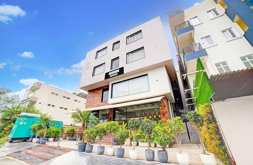 Bhopal House | Deluxe Hotel Ocean Breeze