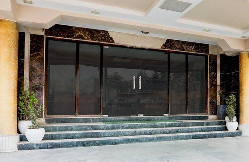 Gwalior House | Deluxe Hotel Shelter