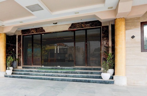 Gwalior House | Deluxe Hotel Shelter