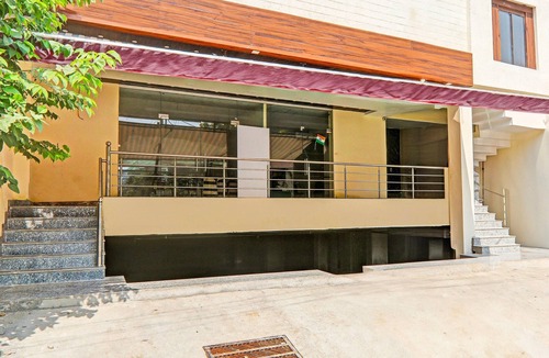 Hazratganj House | Deluxe Hotel Shyam International