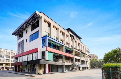 Infocity House | Deluxe Infocity Metrohotel Grand Krishna