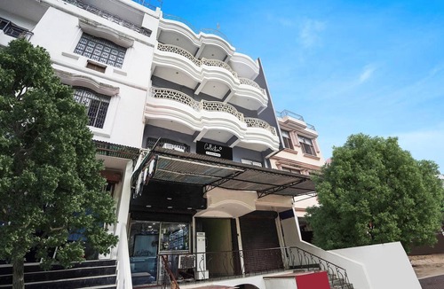 Allahabad House | Deluxe Royal Stay Inn