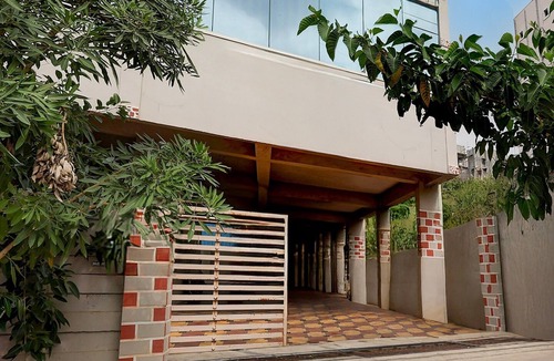 Benz Circle House | Deluxe Smart Stays