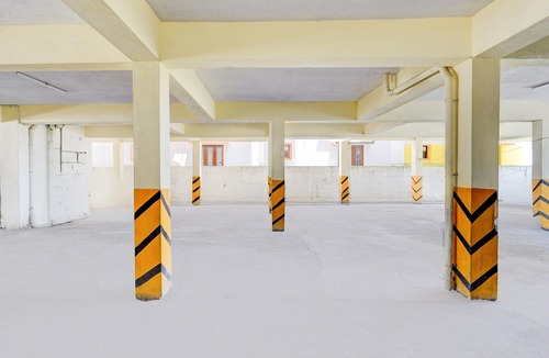 Chennai House | Deluxe Srinivasa Residency
