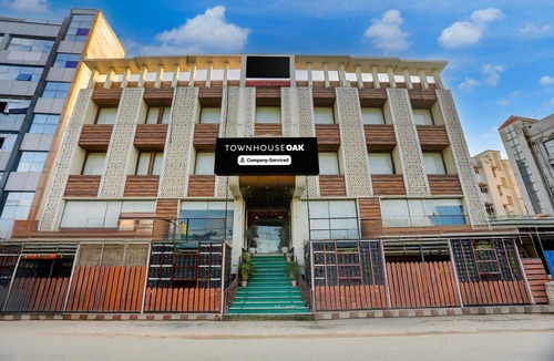Danapur House | Deluxe the Golden Crown Hotel