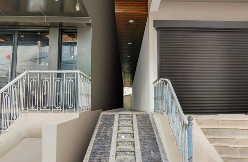 Hyderabad House | Deluxe Tolkanti Arc