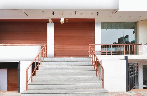 MVP Colony House | Deluxe With Twin Bed Lotus Park Hotel