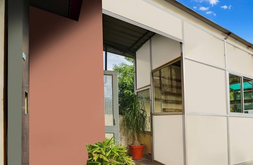 Malviya Nagar House | Deluxe With Twin Bed Hotel Braj Haveli