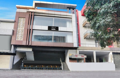 Lucknow House | Deluxe With Twin Bed JR inn
