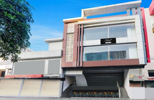 Lucknow House | Deluxe With Twin Bed JR inn