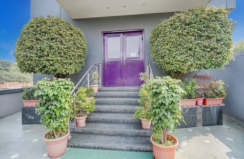 Gomti Nagar House | DeluxeHotel Sunshine