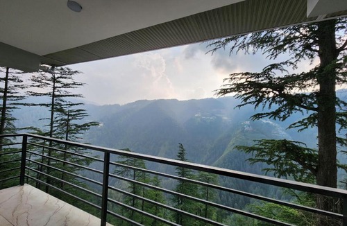 Theog Villa | DeodarBliss-Kufri hill view retreat