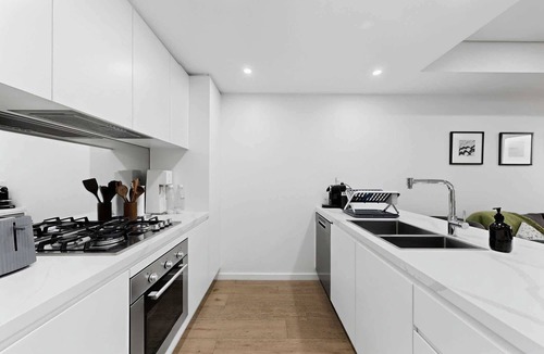 Rozelle Apartment | Designer 1-Bed Apartment with Balcony