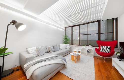Darlinghurst House | Designer Darlinghurst Retreat Garage Parking