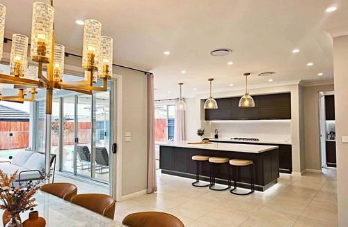 Gledswood Hills House | Designer Hampton style house with + Pool 8 guests