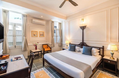 Shavri Colony Hotel | Dev Villa