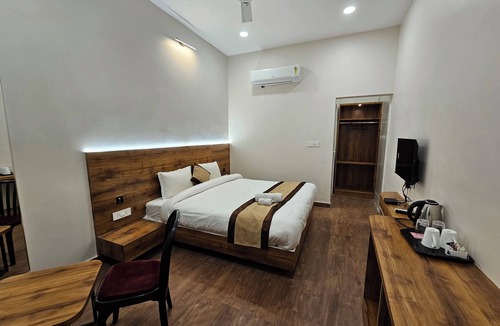 Gwalior Hotel | Devki Grand Hotel