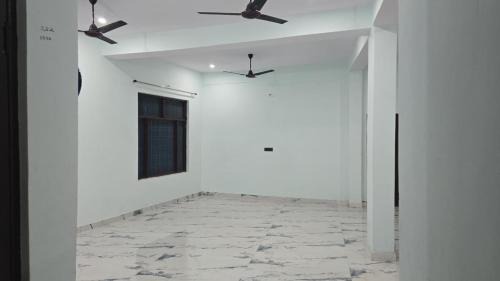 Shivanandi Hotel | Devoshi Hotel and Restaurant