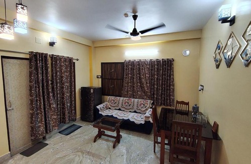 Kolkata Apartment | Diamond Suite, South Calcutta - AC 2BHK with private gym
