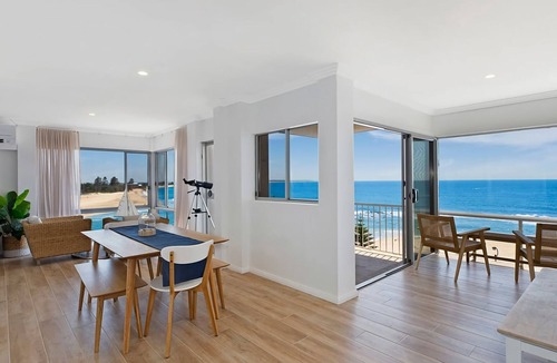 The Entrance Apartment | Dolphin Court Penthouse