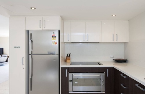 Nelson Bay Apartment | Dolphin Cove Apartments, 13/2-6 Nelson Bay - 300m stroll to the marina!