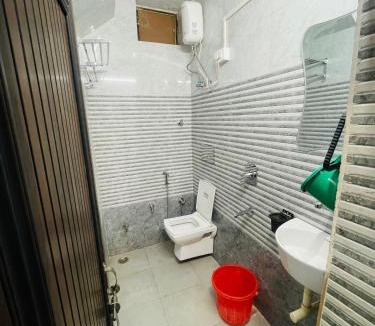 Mathura House | Dwarkapuri Paras guest house