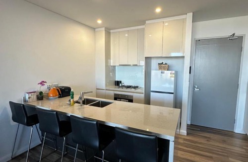 Eastgardens Apartment | Eastern Suburbs APT near Beach and Shopping mall