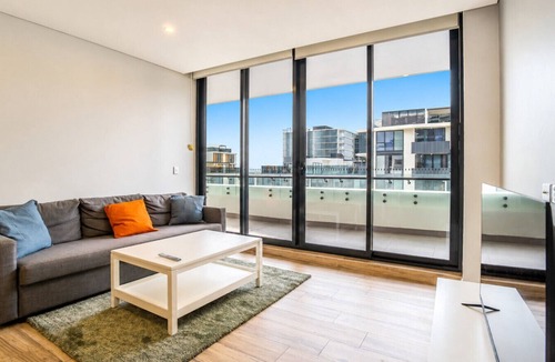 Eastgardens Apartment | Eastgardens 2BR/2BA | 2 Parking + Shops